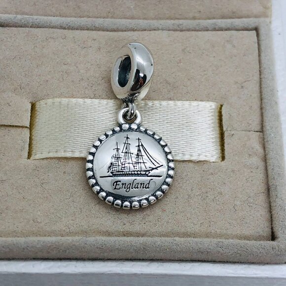 🧜🏾‍♀️🎀Pandora England Charm travel charm - Picture 1 of 4